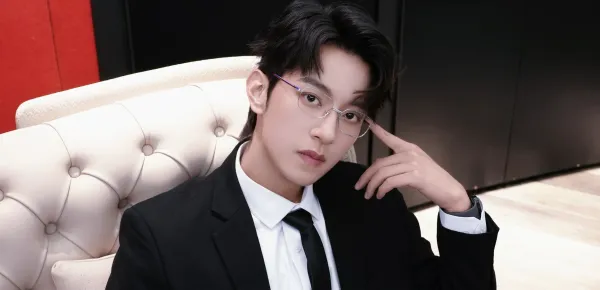 Li Peien: The Bratva's Possession