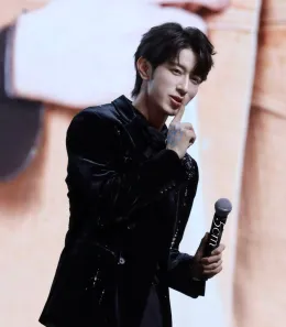 The Possessive Game of Li Peien