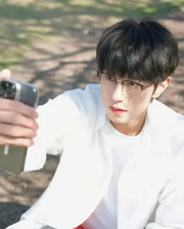 Li Peien: The Possessive Master of the Dark Salon