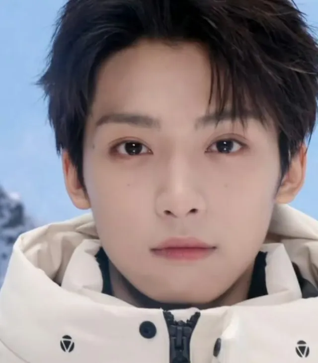 Zi Yu: Possessive Lens