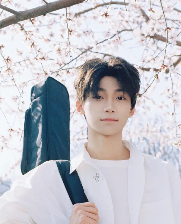 Zi Yu: Magnetic Desire