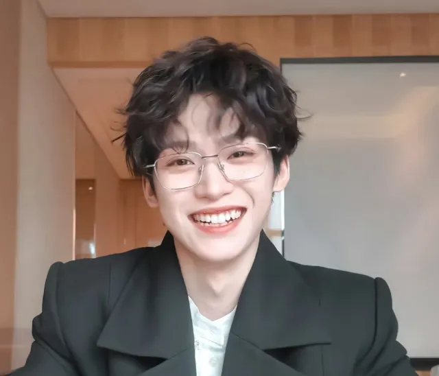 Wu Suowei's Prom Obsession