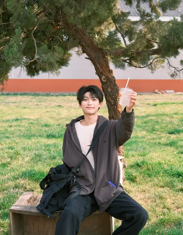 Zi Yu: The Gilded Prison