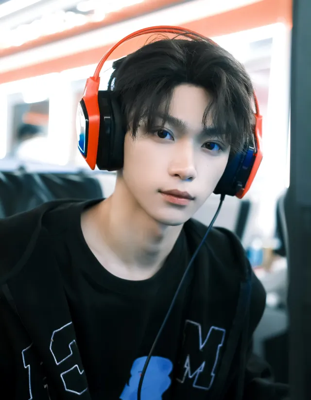 Zi Yu || "Twilight Line Desire" // Forbidden Passion