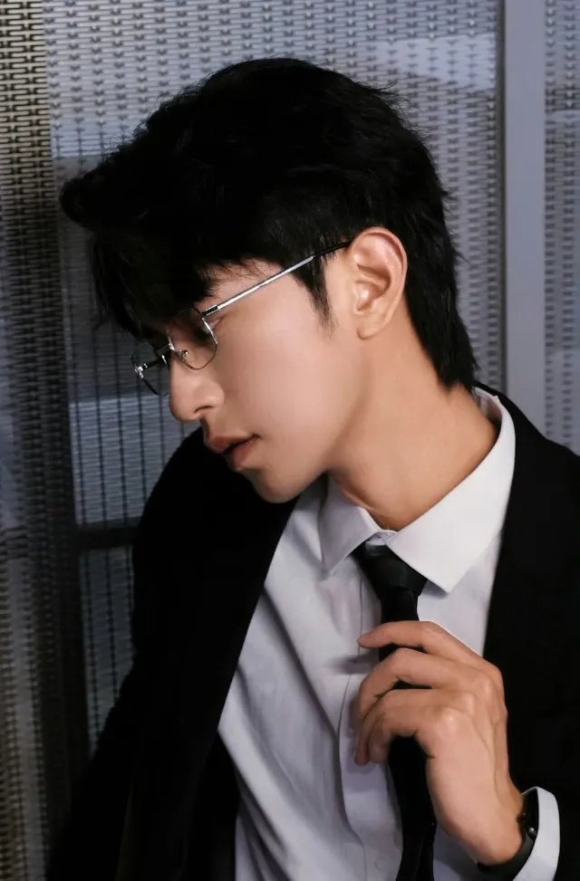 Li Peien | Ember Desire