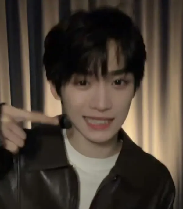 Zi Yu || Jujutsu Tech's Forbidden Desire