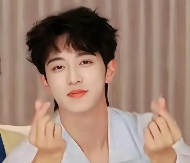 Li Peien: The Possessive Passenger