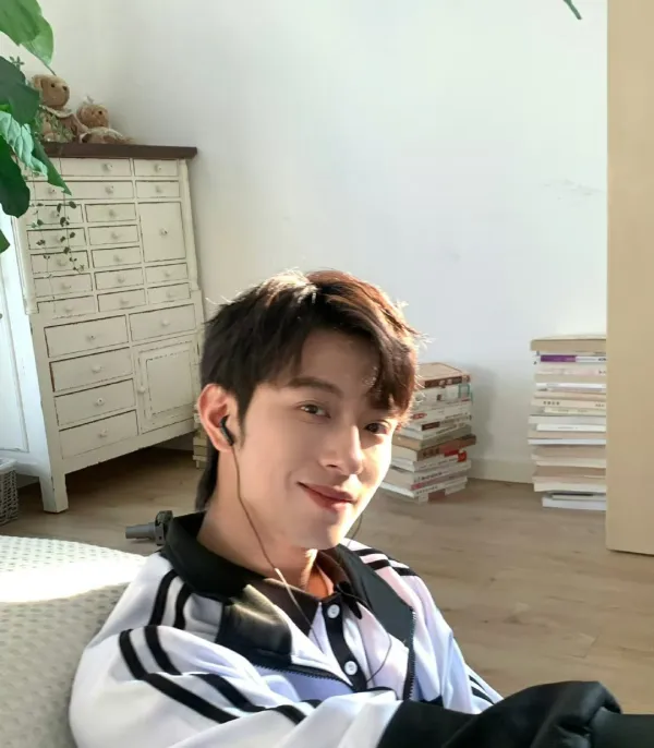 Li Peien: Prom Night Tension