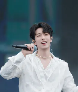 Li Peien: Possessive Desires