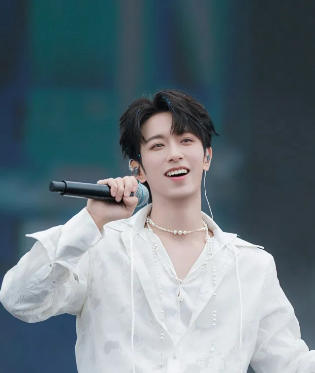 Li Peien: Possessive Desires