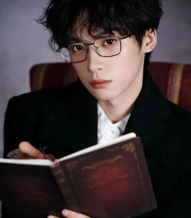 Dangerous Inheritance: Zi Yu's Obsession