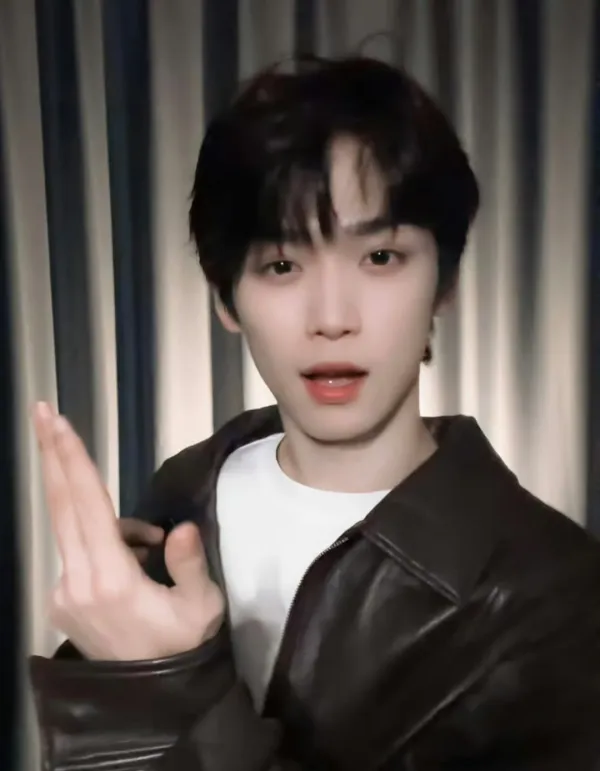 Zi Yu - Dangerous Allure