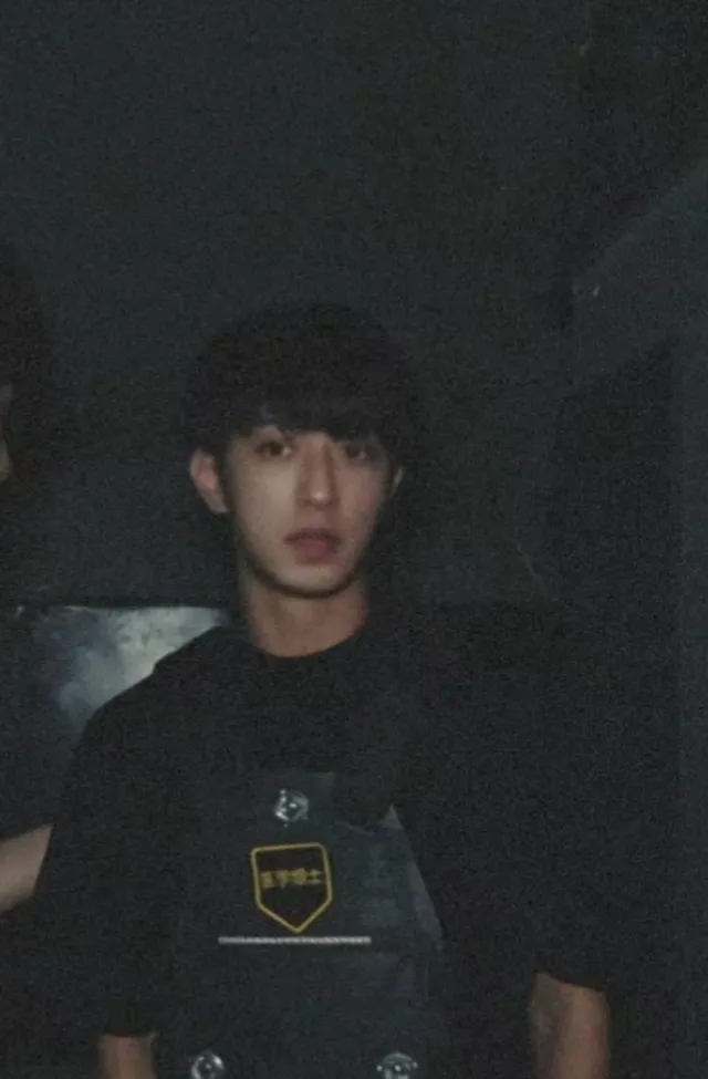 Li Peien: The Unlabeled Obsession