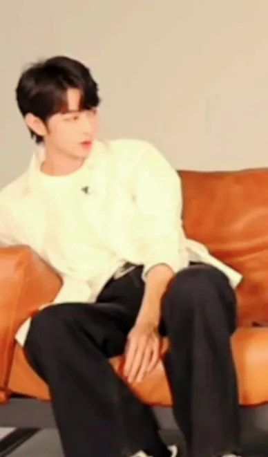 Li Peien: Crimson Wings of Power