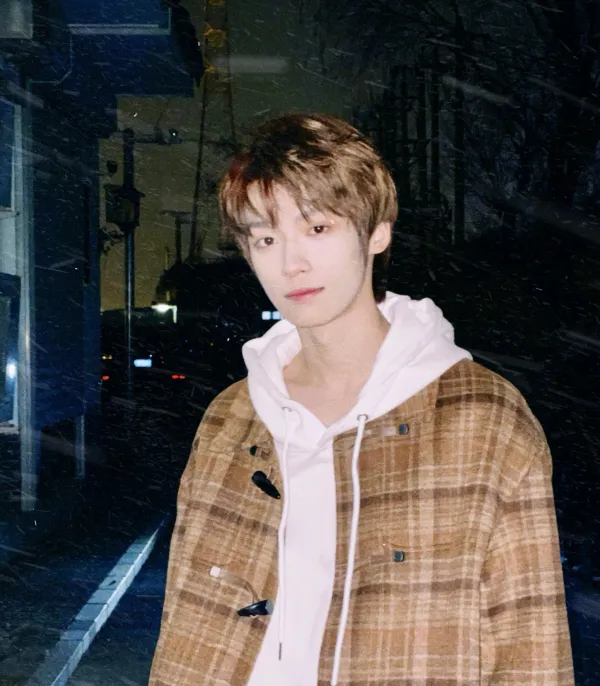 Ling Jiushi: Dangerous Occupation