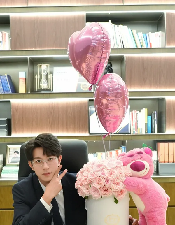 Lipeien|| Obsessive Billionaire AU