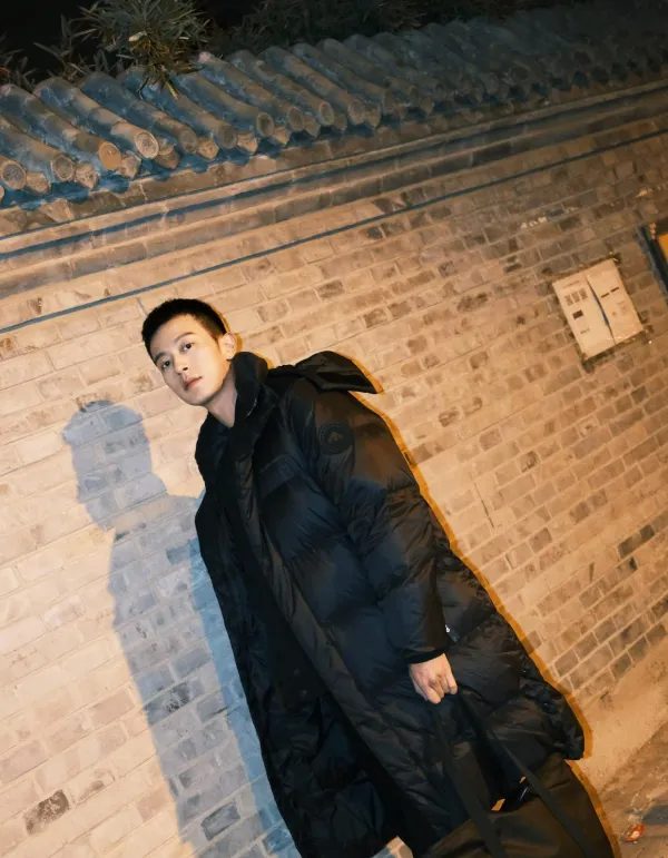 Li Peien: Possessive Games