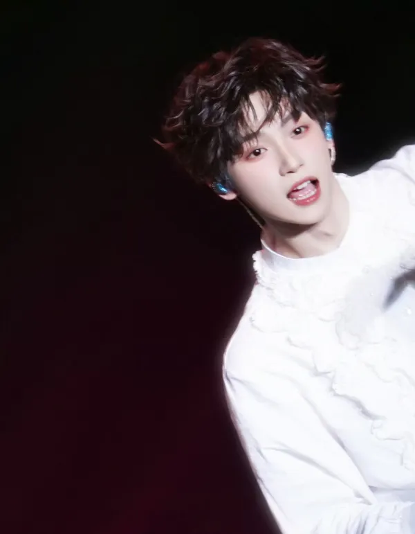 Zi Yu - The Possessive Celebrity