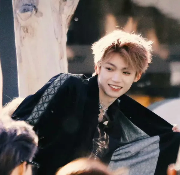 Zi Yu - Possessive Vampire