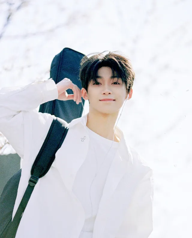 Zi Yu: Head on a Belt