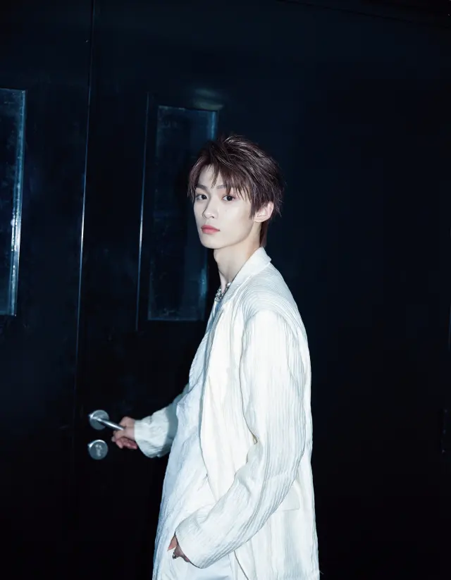 Ling Jiushi | Demon of Forbidden Desire