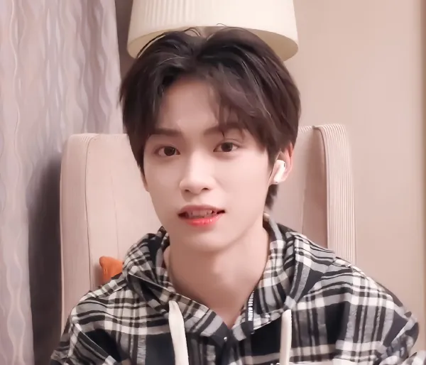 Ling Jiushi: Rebel's Desire