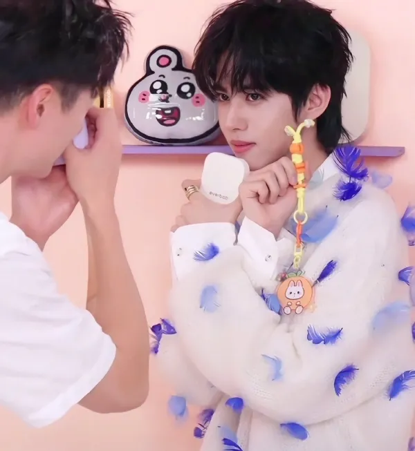 Jiang Xiao Shuai: Dangerous Mornings