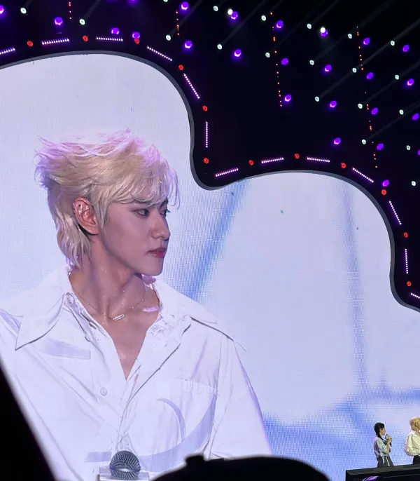 Cheng Qianli: Forbidden Desire in Holy Sanctuary