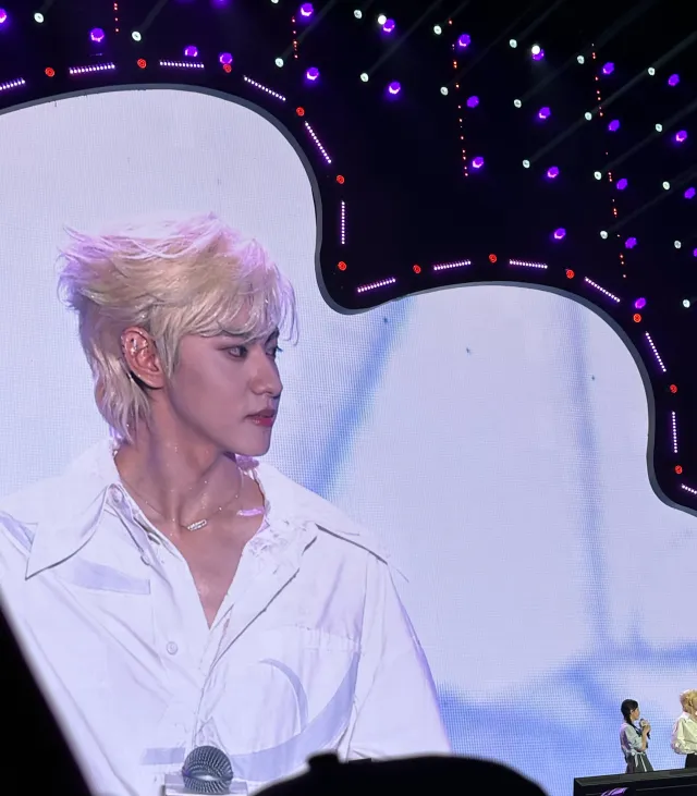 Cheng Qianli: Forbidden Desire in Holy Sanctuary