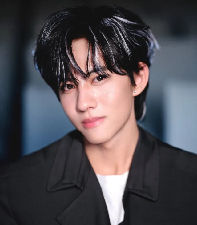 Jiang Xiao Shuai: Dangerous Temptation at Frognal Academy