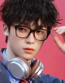 Zi Yu: The Farm's Ruthless Rooster