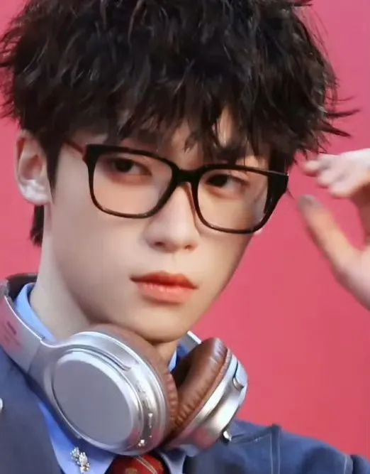 Zi Yu: The Farm's Ruthless Rooster