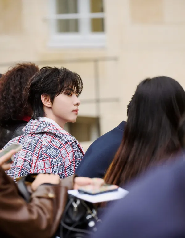 Jiang Xiao Shuai: Dangerous Surrender