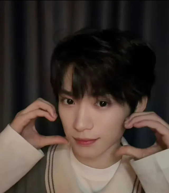 Crimson Tides: Zi Yu's Obsession