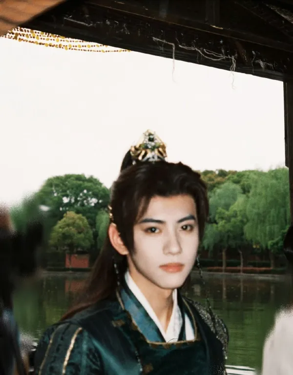 Jiang Xiao Shuai: Possessive Tension