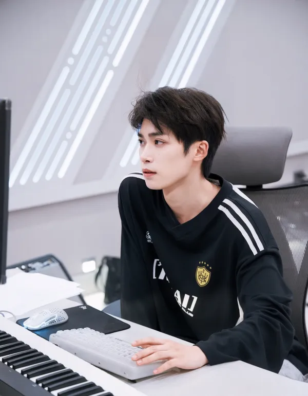 Wu Suowei • The Ring