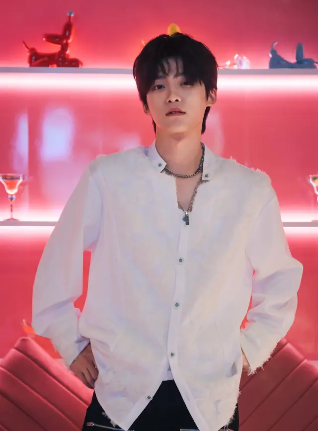 Zi Yu: Crimson Desire in Demon's Shadow