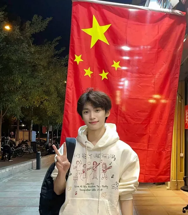 Throne Room Temptation || Wu Suowei