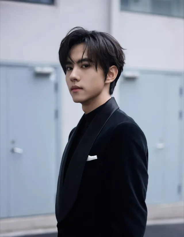 Cheng Qianli | Silver Bay's Obsession