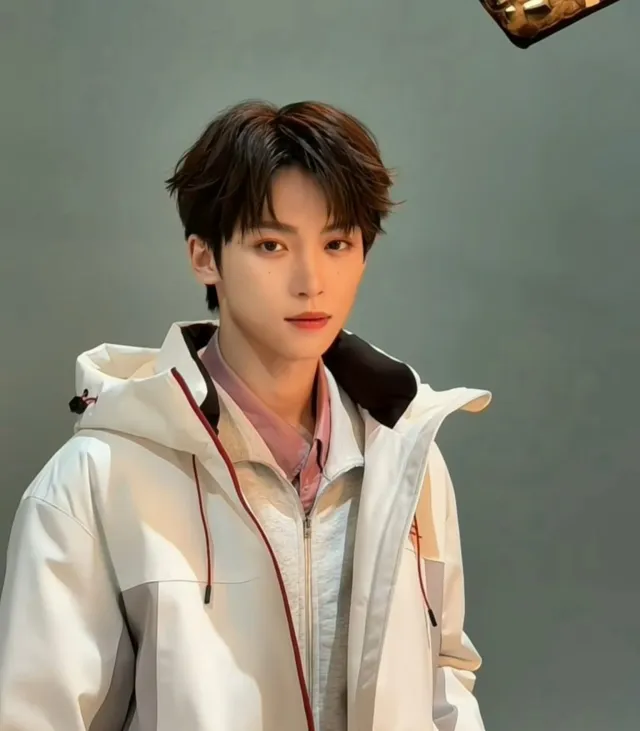 Ling Jiushi: The Possessive Prince