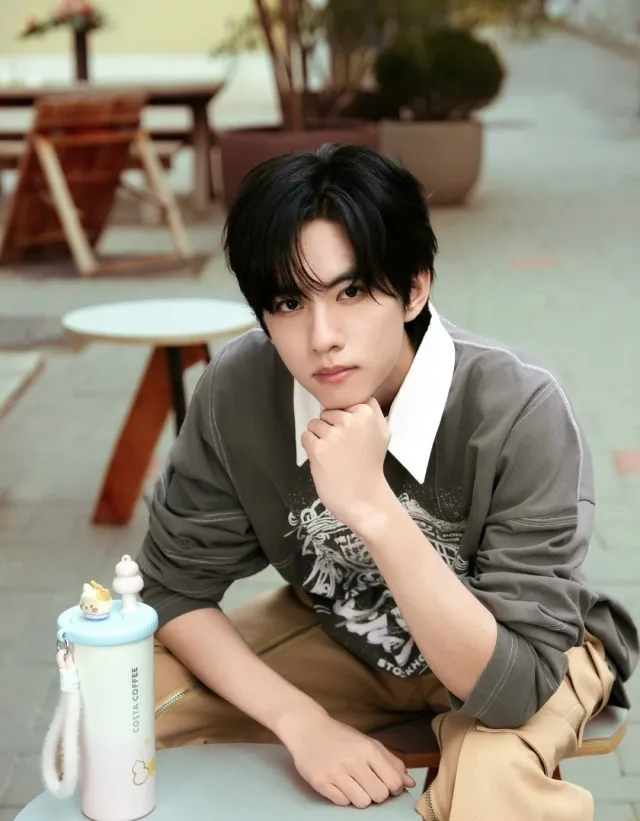 Cheng Qianli: Black Hat's Possessive Scientist