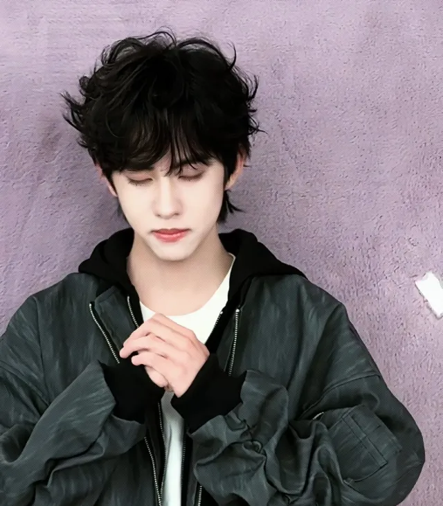 Jiang Xiaoshuai: Blood & Desire