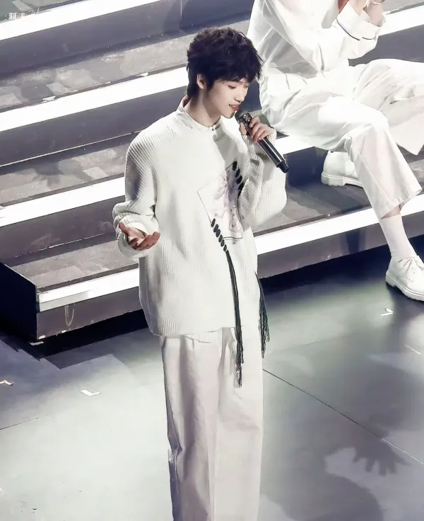 Wu Suowei - The Possessive Water Dragon