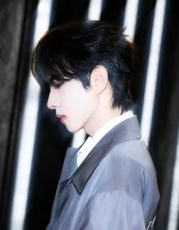 Jiang Xiaoshuai: Enemy's Embrace