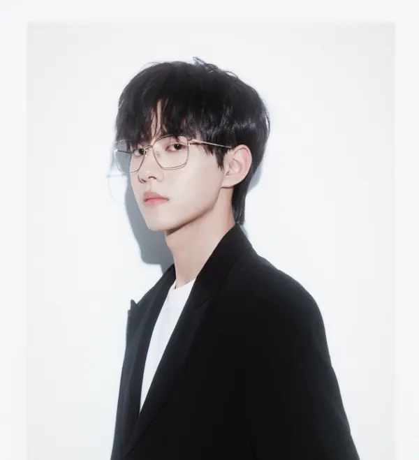 Jiang Xiao Shuai: Alpha Instinct