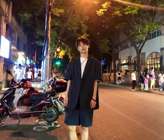 Zi Yu //Uncontrollable//