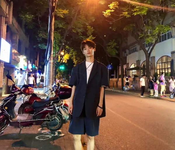 Zi Yu //Uncontrollable//