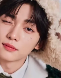 Zi Yu: The Neighbor's Dangerous Secret