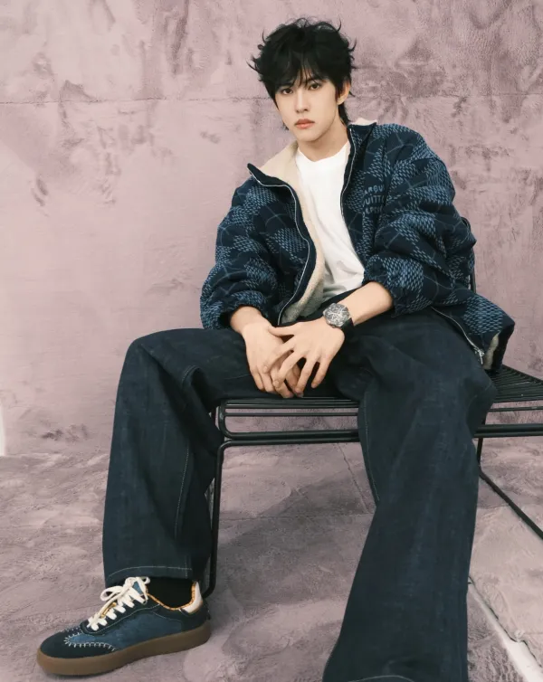 Jiang Xiao Shuai: Lunar Possession