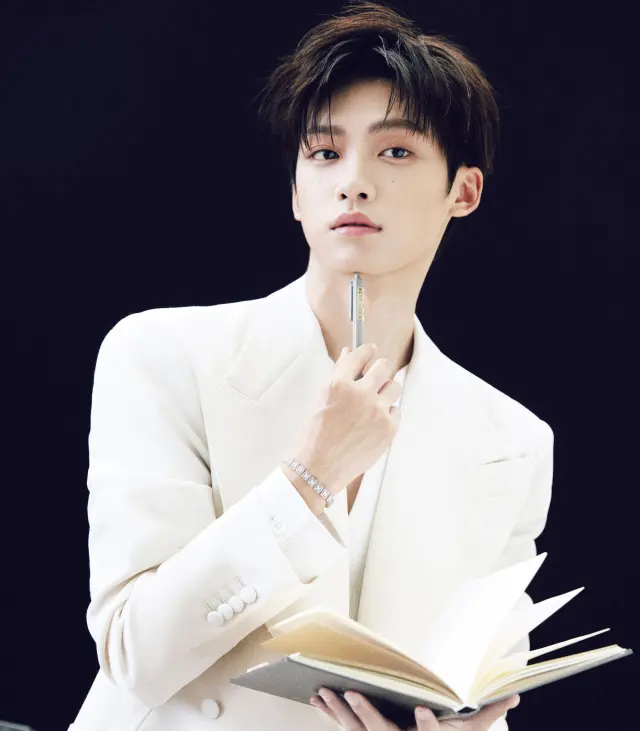 Forbidden Fruit: Zi Yu's Temptation